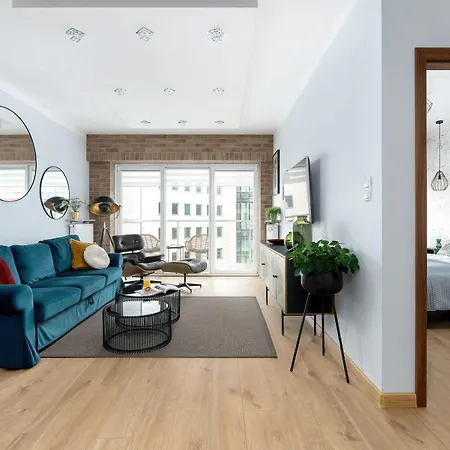 Przytulny Jasny Z Balkonem Oraz Parkingiem By Renters 公寓