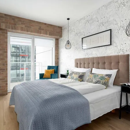 Przytulny Jasny Z Balkonem Oraz Parkingiem By Renters * 波兹南