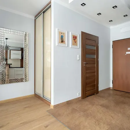 公寓 Przytulny Jasny Z Balkonem Oraz Parkingiem By Renters